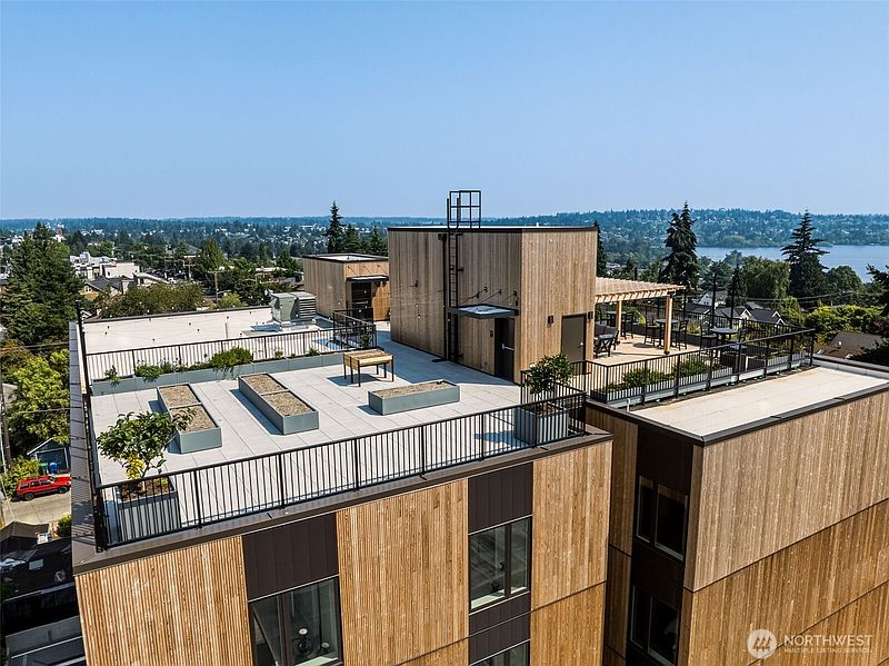 2nd image of 6109 Phinney Avenue N #405
