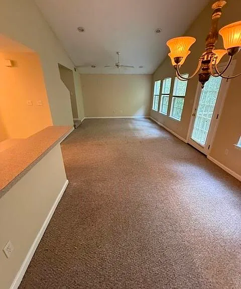 2635 Fairmount Ln — Photo 9