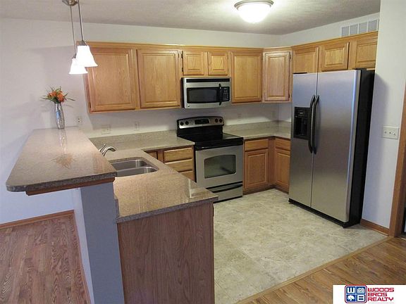 5th image of 853 Norwood Dr