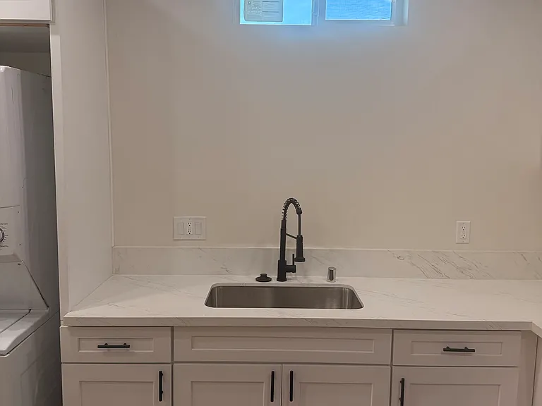 371 E 63rd St #1 — Photo 7