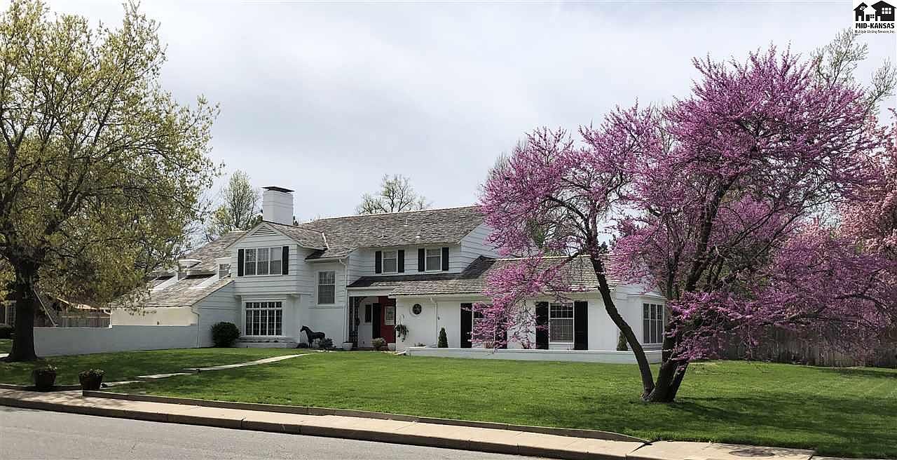 325 Hyde Park Dr, Hutchinson, KS 67502 Zillow