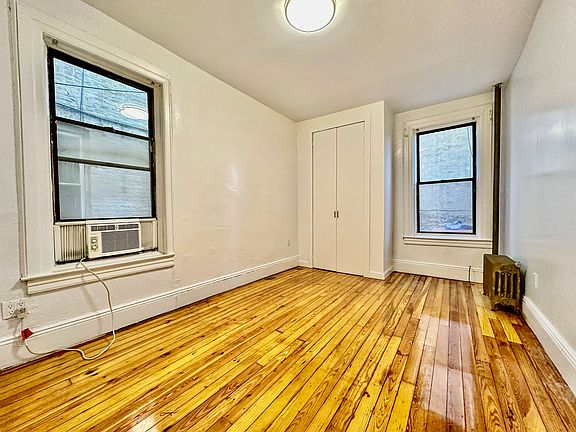 5th image of 250 New York Ave APT 1A
