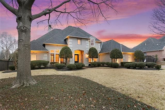1st image of 215 Creekway Bnd