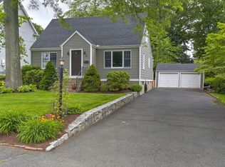 44 Jeniford Rd, Fairfield, CT 06824