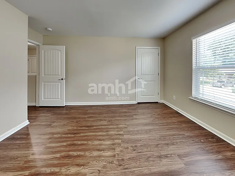 160 Grayson Ave — Photo 17