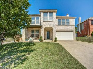 301 Willow Oak Dr, Fort Worth, TX 76112