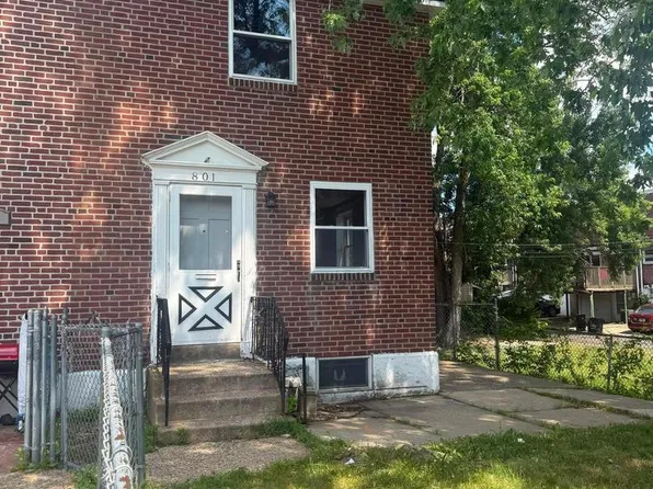 801 Taylor Dr, Folcroft, PA 19032