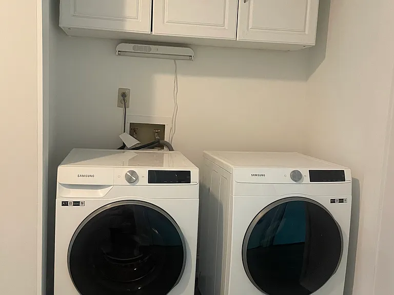 New washer/dryer in unit
