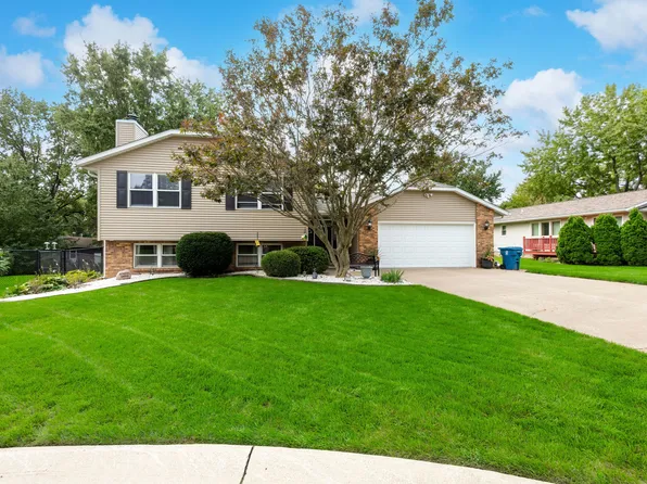506 47th Ave, East Moline, IL 61244