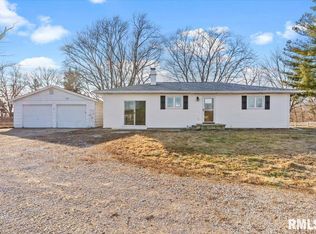 9353 Johns Creek Rd, Loami, IL 62661