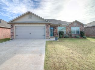 2816 Thompson Farm Ln, Yukon, OK 73099