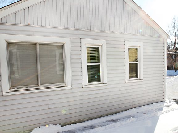 5th image of 908 17th Ave N