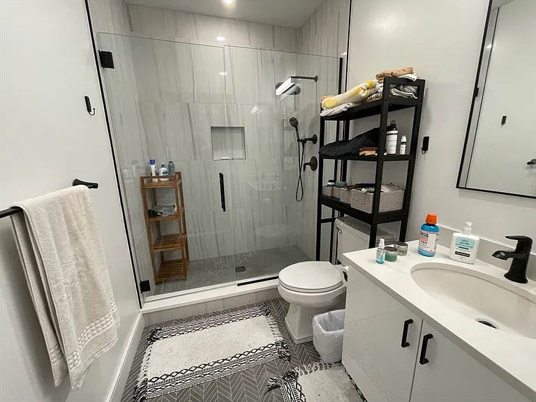 33 Ward St #10 — Photo 8