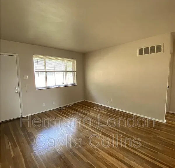 1209 Chambers Rd #C — Photo 2