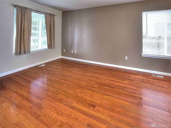 4th image of 1516 185th St E