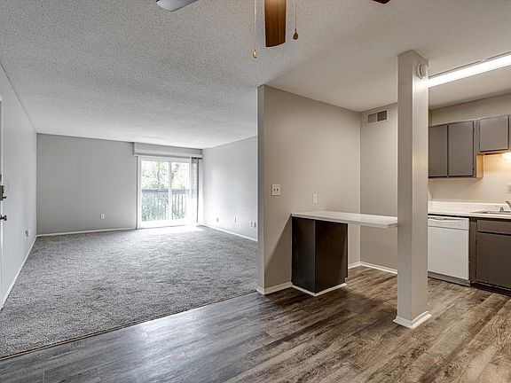5th image of 918 Donaldson Rd #3
