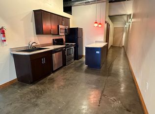 213 W Olive St APT 212, Springfield, MO 65806