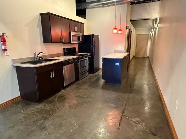 213 W Olive St APT 212, Springfield, MO 65806