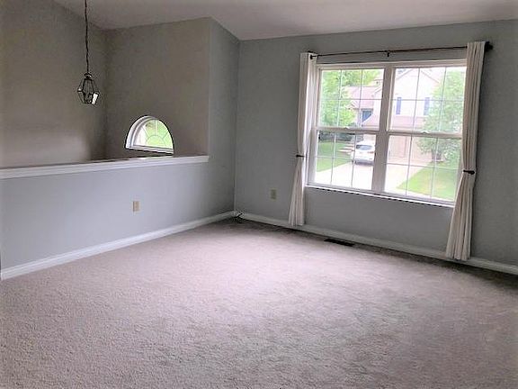 2nd image of 662 Lyonia Dr