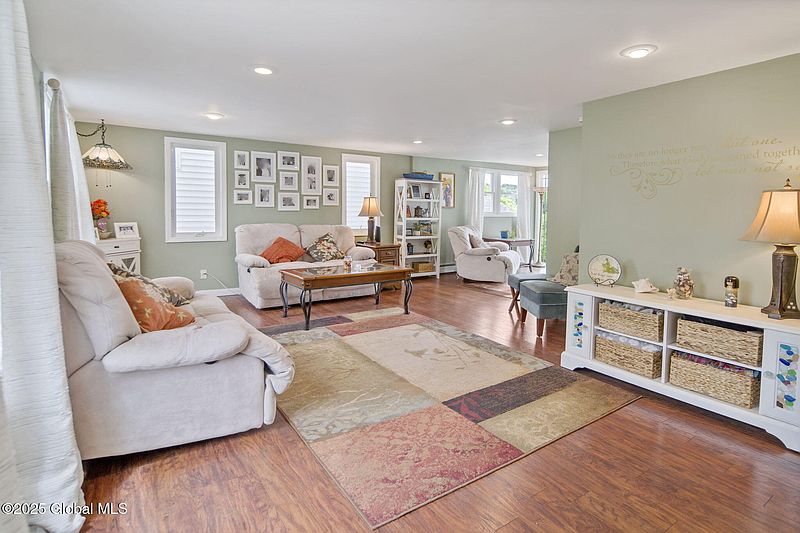 4th image of 224 Geiser Road