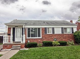 25950 Dale St, Roseville, MI 48066