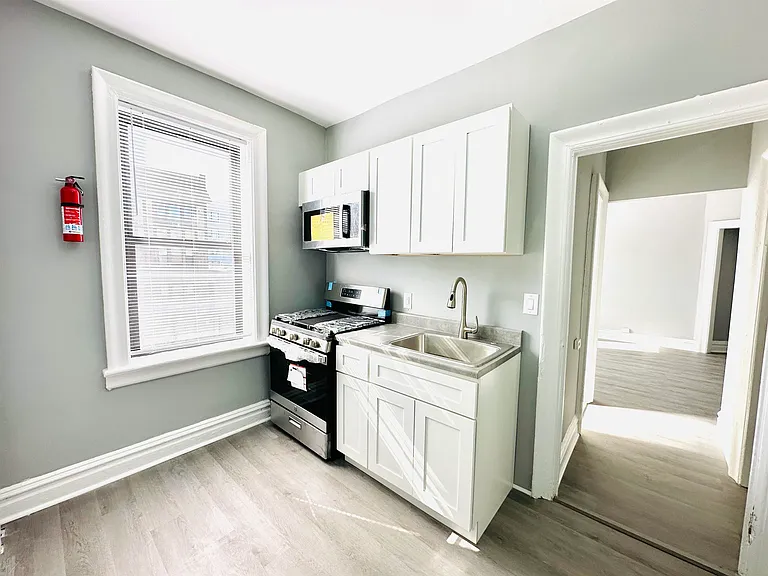 117 Corbin Ave #303 — Photo 4