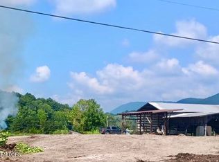 3650 Back Valley Rd, Speedwell, TN 37870