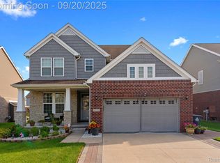 37175 Russell Dr, Westland, MI 48185