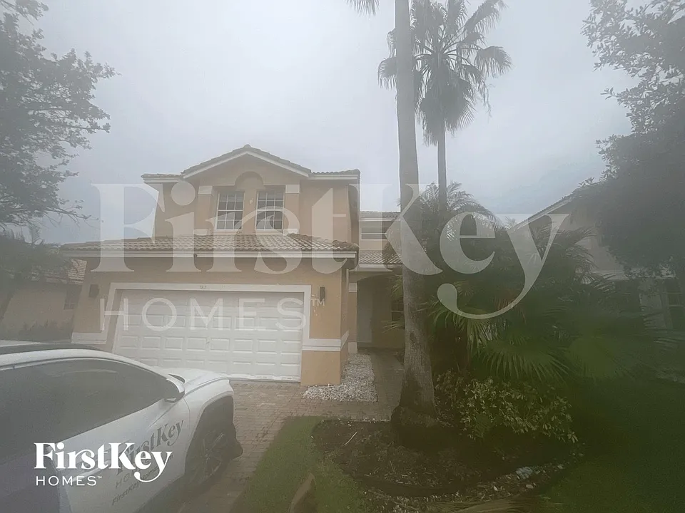 787 SW 118th Ave