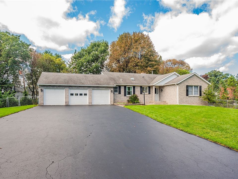 1st image of 175 Briar Wood Ln