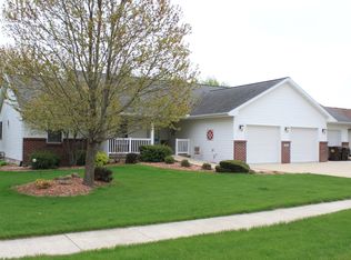 425 Meadow Lark Ln, Rock Falls, IL 61071