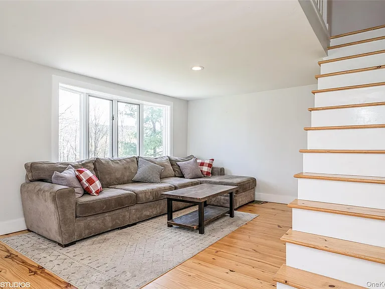 1392 Kings Hwy — Photo 7