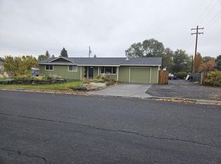 1472 SW Canyon Dr, Redmond, OR