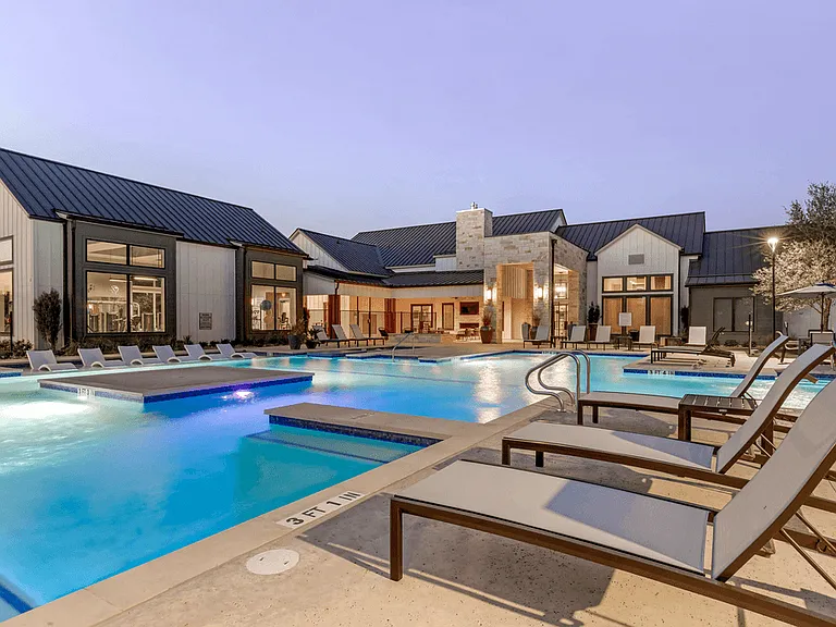 East Vue Ranch Apartments — Photo 2