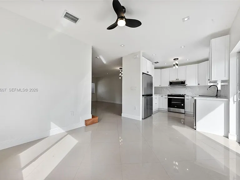 2897 SW 129th Way — Photo 4