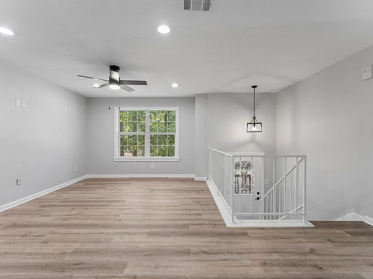 2 Ground Brier Ct — Photo 17