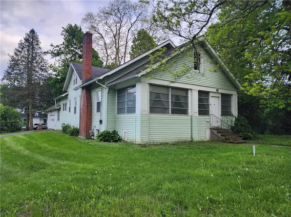 86 Main St N, Perry, NY 14530