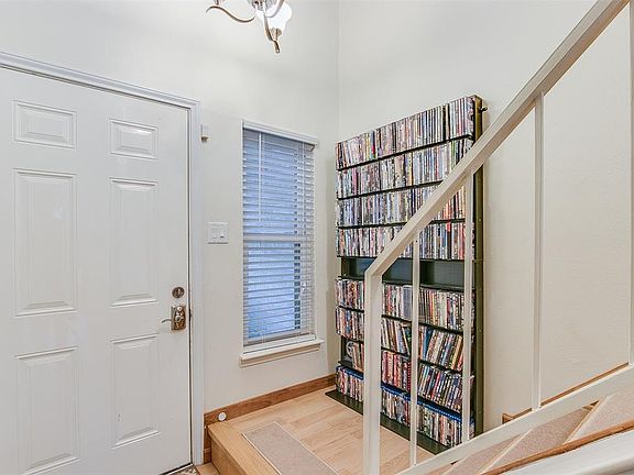 3rd image of 8527 Pine Falls Dr