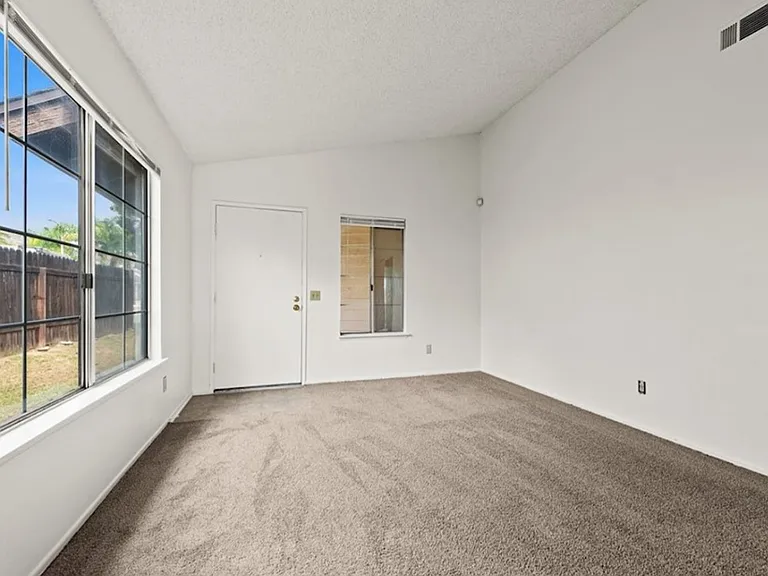22961 Chambray Dr — Photo 9