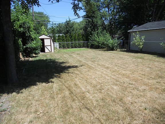5th image of 23445 Elmira St