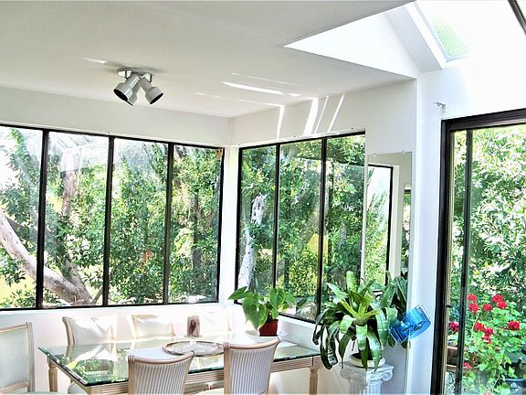 PLEASE SCROLL DOWN TO READ FULL DESCRIPTION