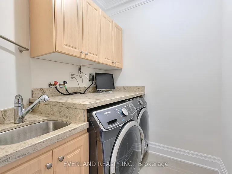369 Hollywood Ave #MAIN — Photo 22