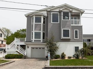 16 Benton Ave, Leonardo, NJ 07737