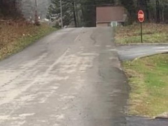 Exterior Neighborhood (street photo)