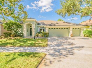 9806 Woodbay Dr, Tampa, FL 33626