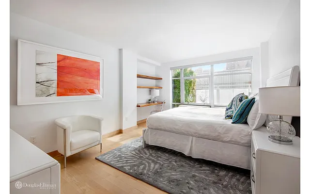 Sold by Douglas Elliman | media 15