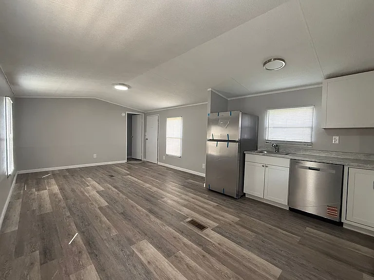 32-55 Doty Ln — Photo 5
