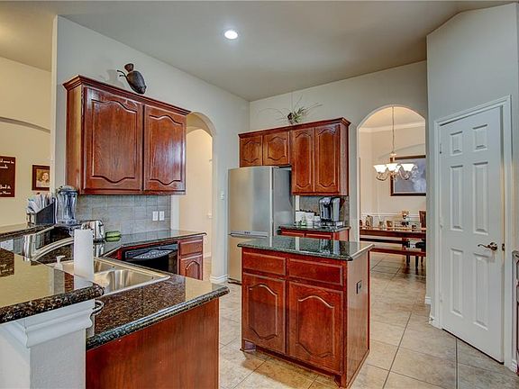 5th image of 401 High Desert Dr