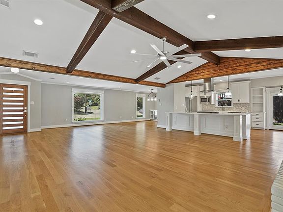 4th image of 5629 Meadowcreek Dr