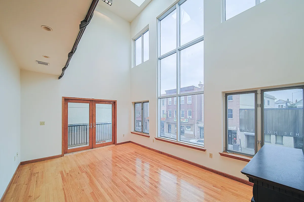 Building Photo - 220 Harrison Ave #2